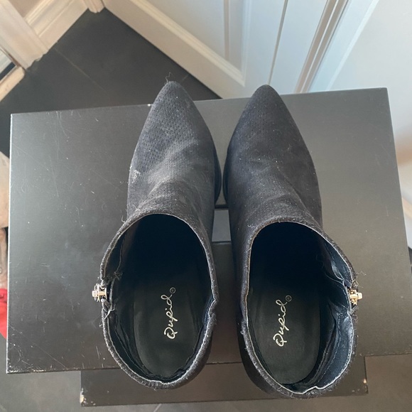 Qupid Brand (Nava) Booties. Size 6. Black synthetic sued. Outer zip. - Picture 6 of 7